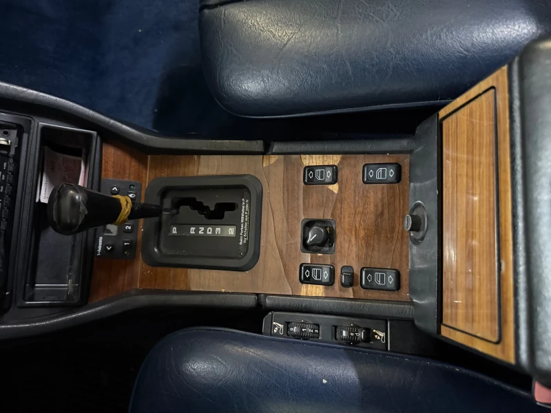 Mercedes-Benz 124 3.0 D, снимка 12 - Автомобили и джипове - 52619565