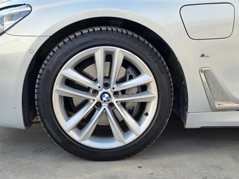BMW 740 xDrive iPerformance, снимка 5 - Автомобили и джипове - 52967009