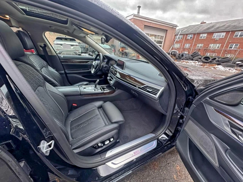BMW 740 XI DIGITAL/ОБДУХВАНЕ/ПОДГРЕВИ/HEAD-UP, снимка 5 - Автомобили и джипове - 53087889