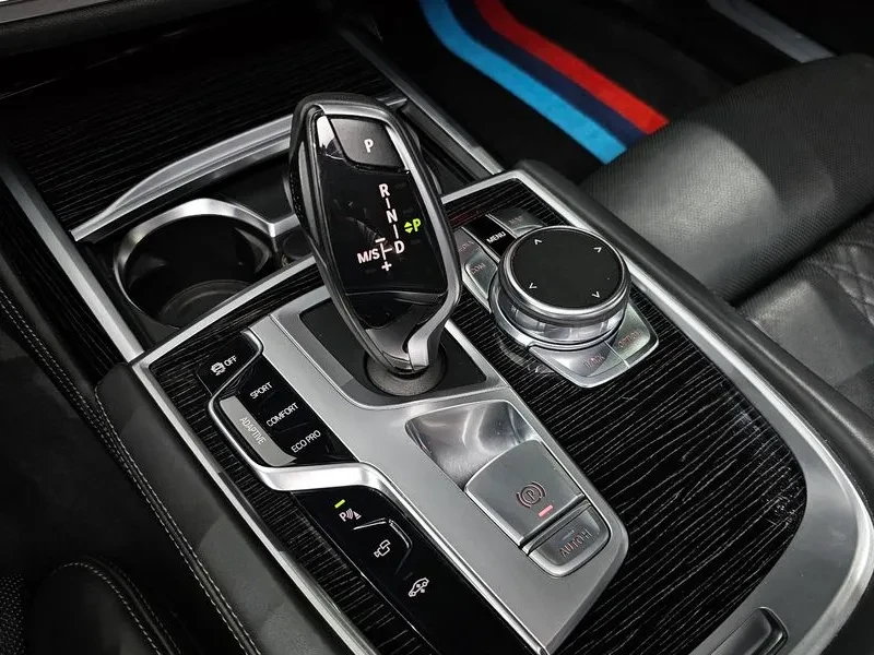 BMW 740 D xDrive M Sports - изображение 9