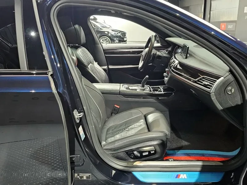 BMW 740 D xDrive M Sports - изображение 10