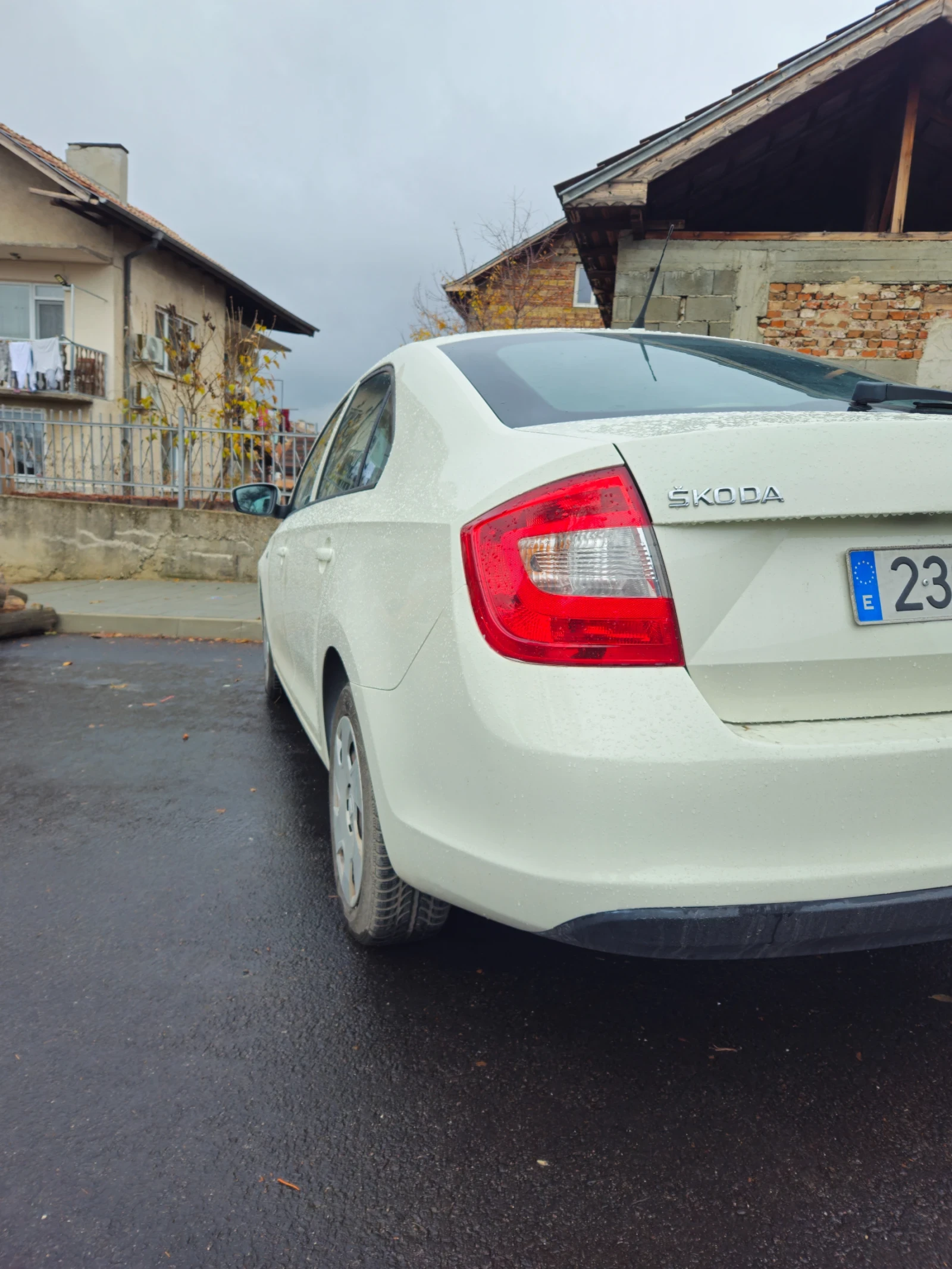 Skoda Rapid 1.6tdi 105cv - изображение 6