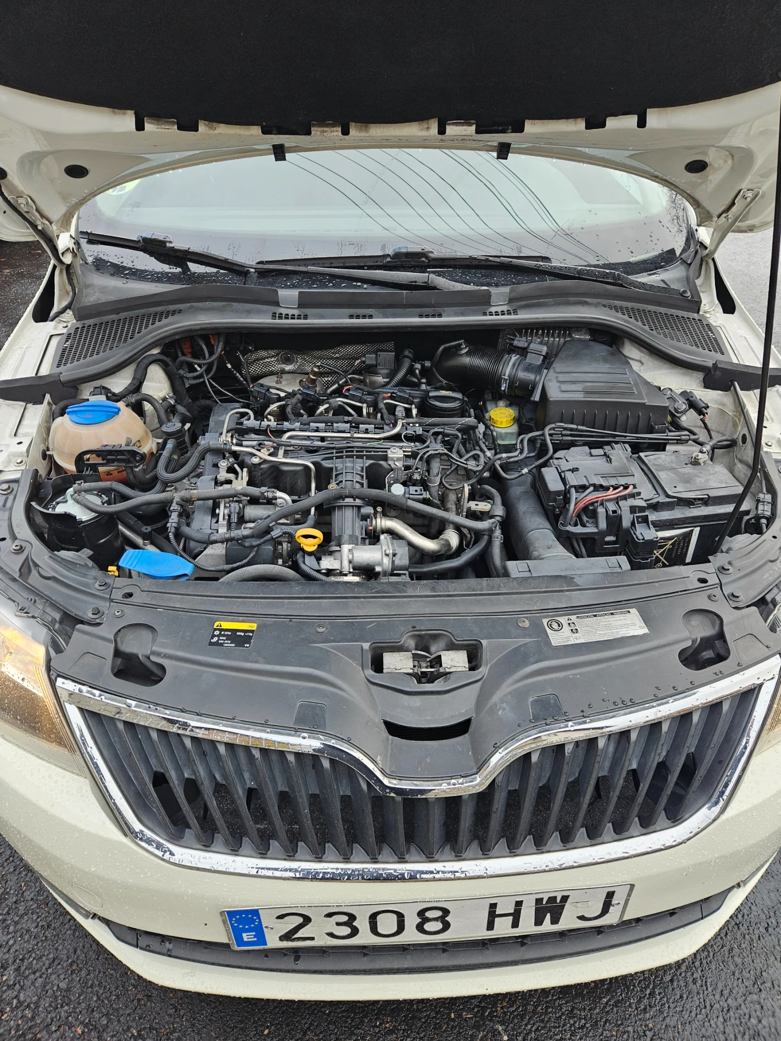 Skoda Rapid 1.6tdi 105cv - изображение 8