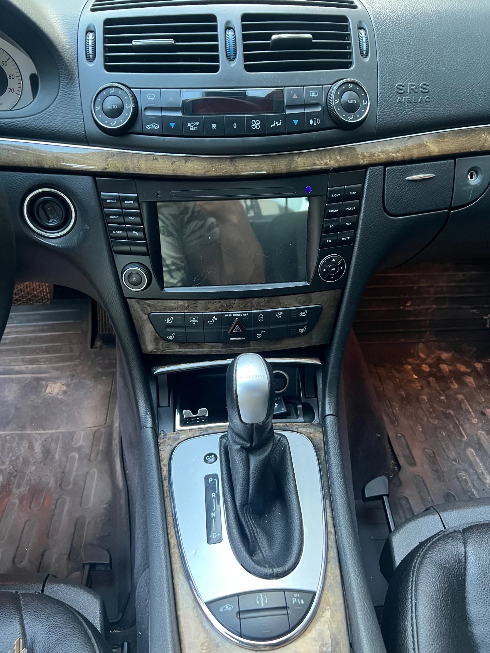 Mercedes-Benz E 320 Mercedes Benz E320 4x4 LPG - изображение 8