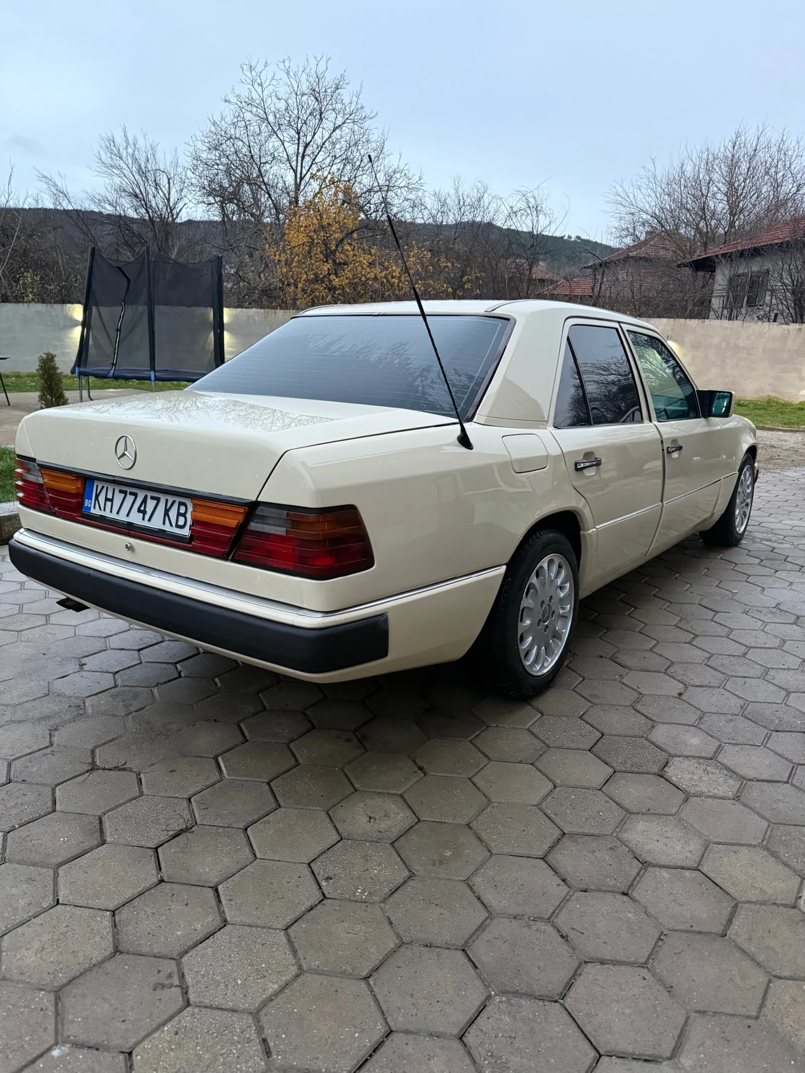 Mercedes-Benz 124 3.0 D | Mobile.bg   5
