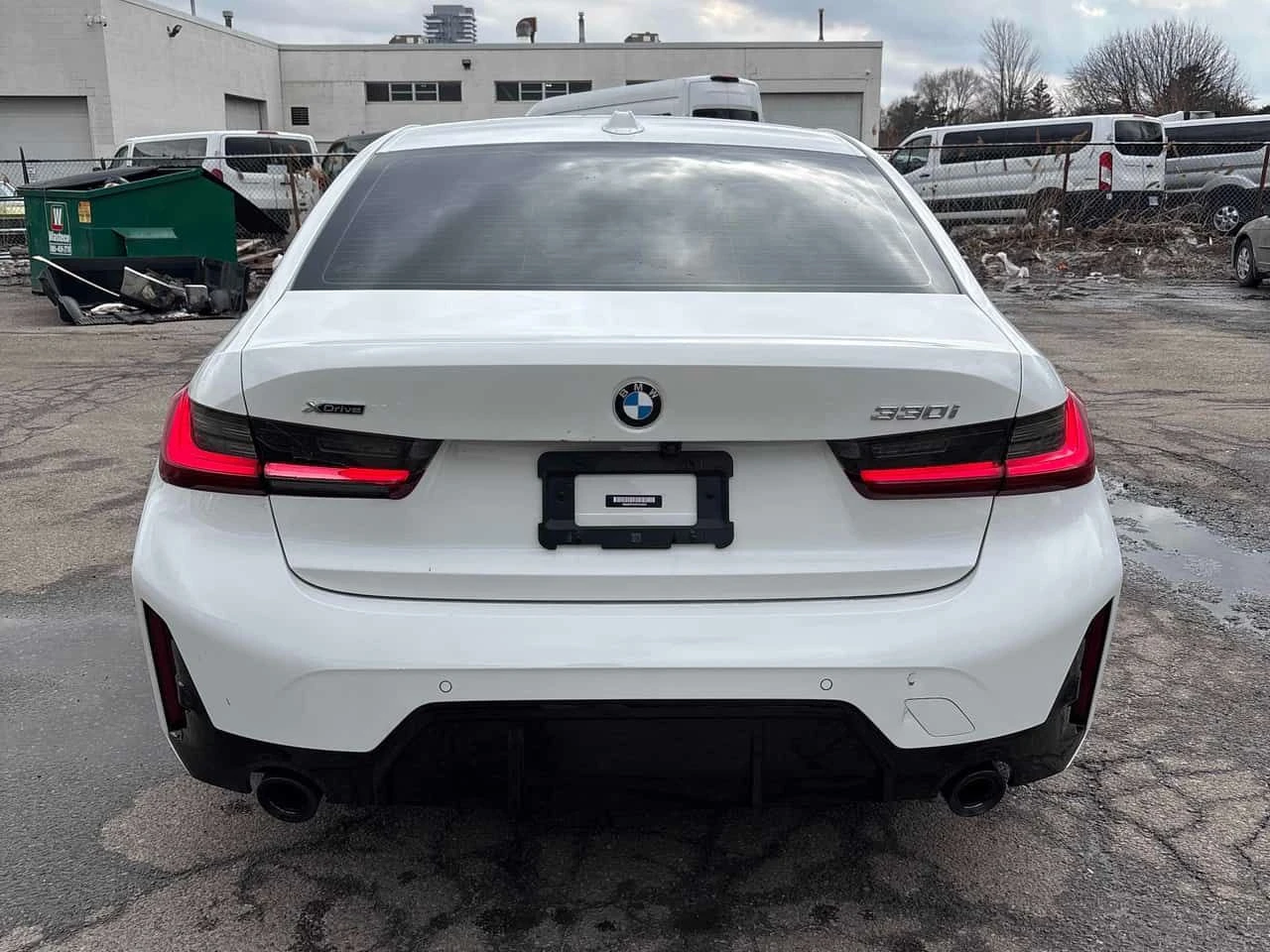 BMW 330 330i xDrive  CARFAX, снимка 4 - Автомобили и джипове - 53916259