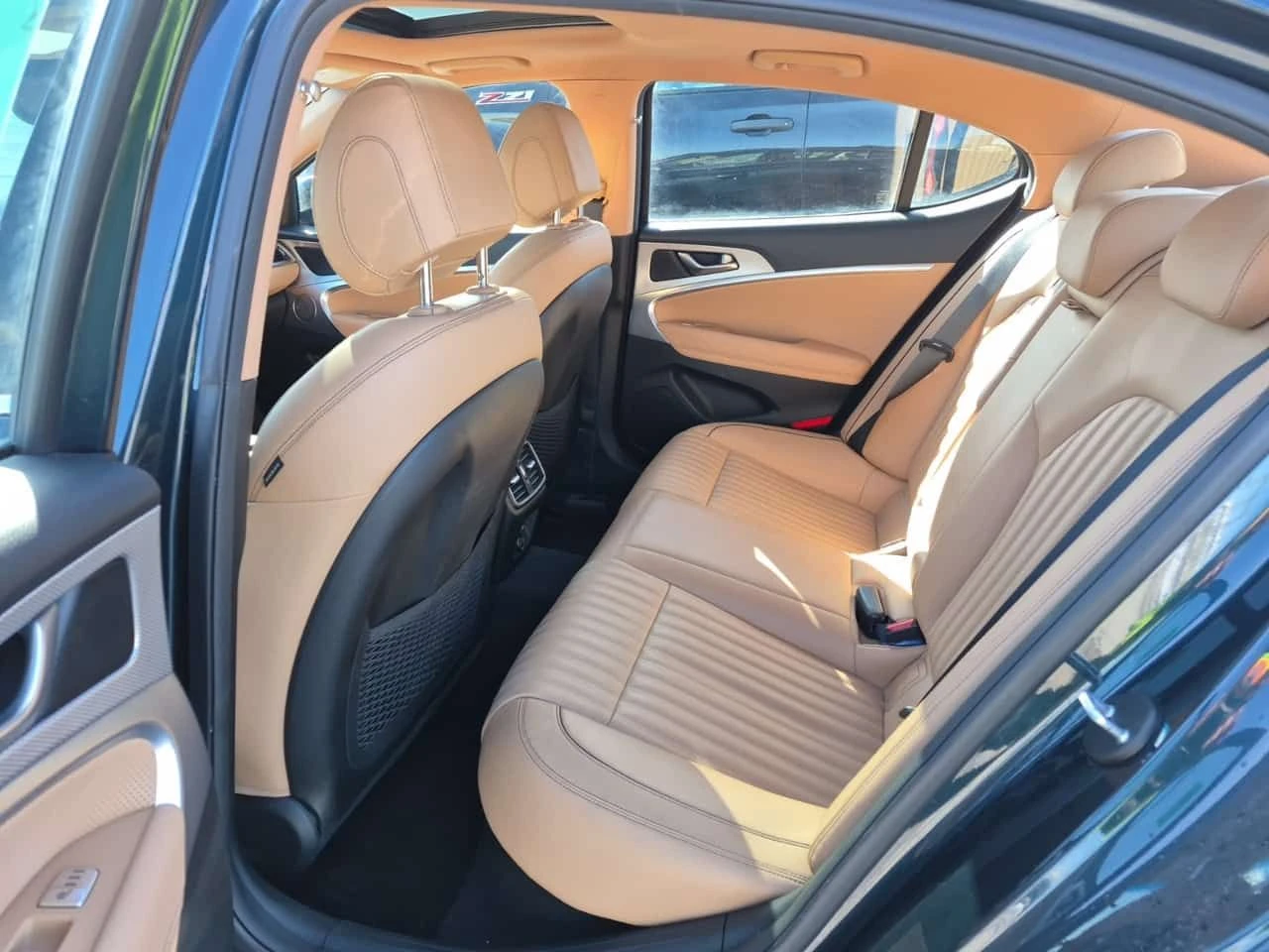 Genesis G70 Advanced 3.3T| PANO| 360| HUD| , снимка 12 - Автомобили и джипове - 53949974