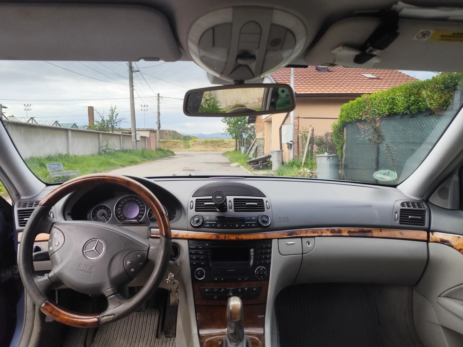 Mercedes-Benz E 270, снимка 9 - Автомобили и джипове - 54427256