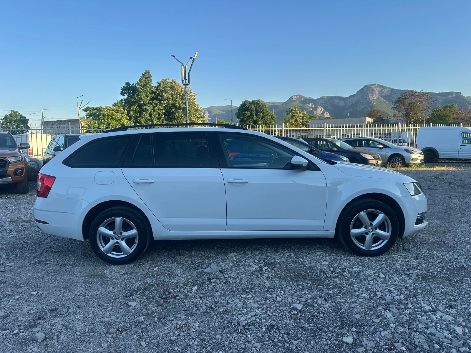 Skoda Octavia 2.0TDI 150kcAUTOMAT 4X4 FACE TOPPP, снимка 6 - Автомобили и джипове - 54437763