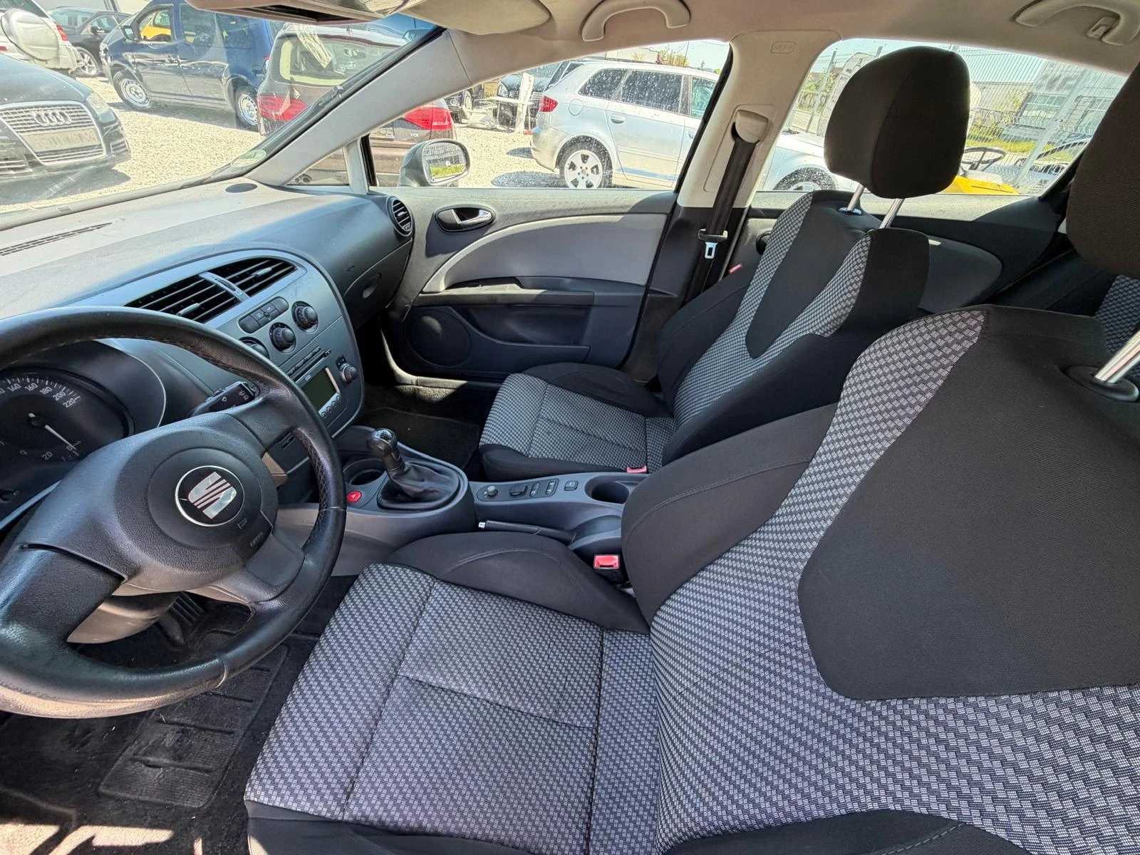 Seat Leon 1.9 TDI 105 , снимка 10 - Автомобили и джипове - 54441334