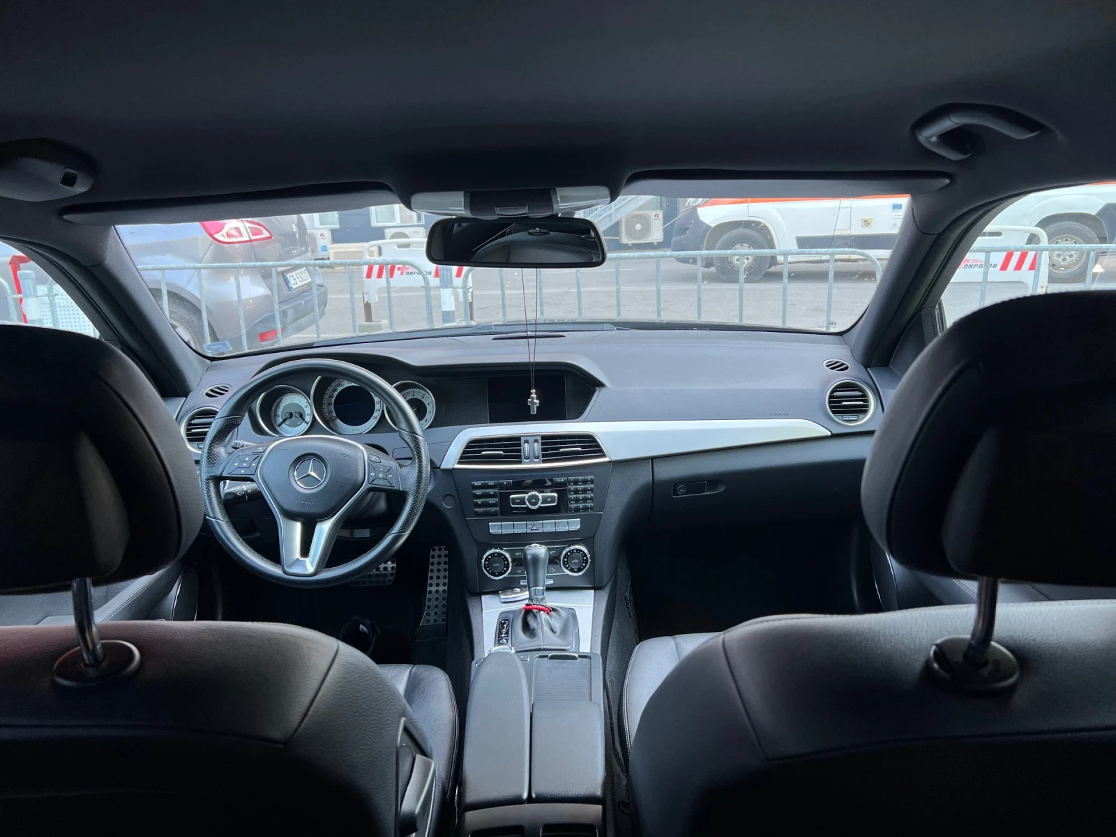 Mercedes-Benz C 200 CGI, снимка 11 - Автомобили и джипове - 54455249