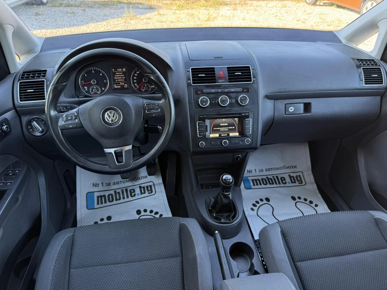 VW Touran 1.6TDI 105kc Italia, снимка 12 - Автомобили и джипове - 54944850