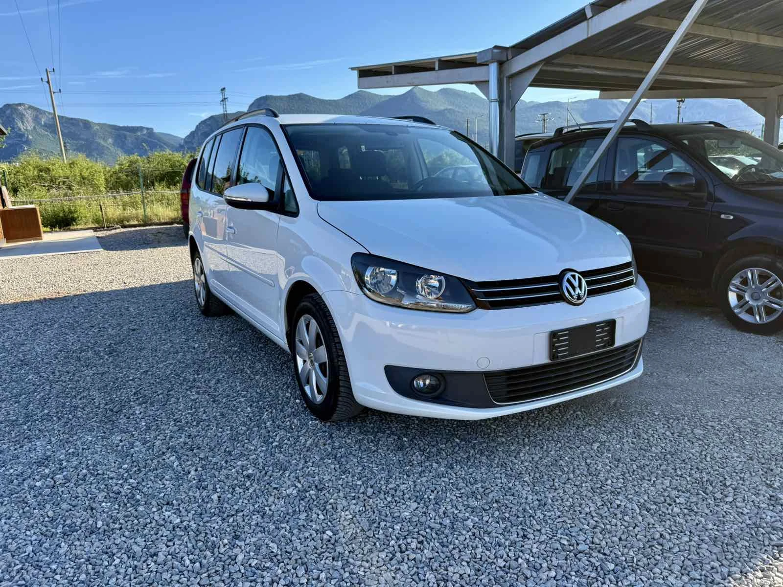 VW Touran 1.6TDI 105kc Italia, снимка 3 - Автомобили и джипове - 54944850