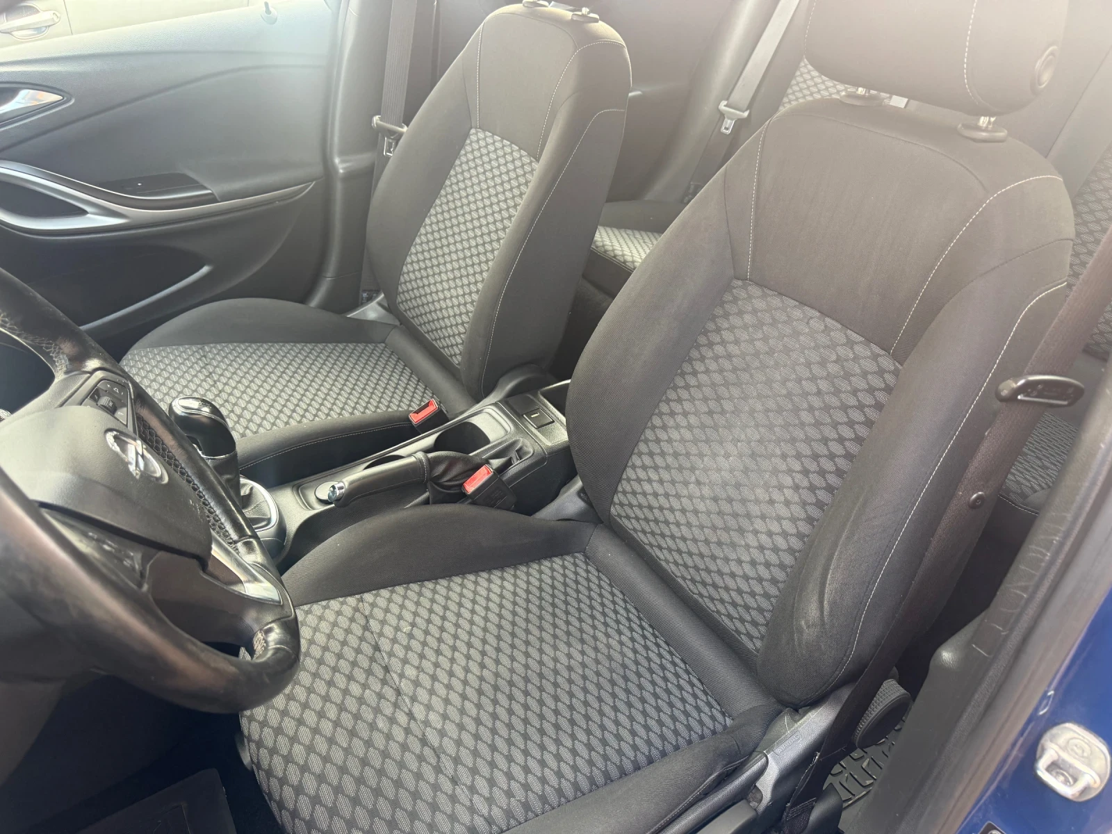 Opel Astra 1.0-105kc, снимка 14 - Автомобили и джипове - 55192568