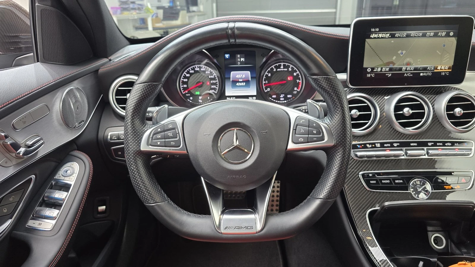 Mercedes-Benz C 63 AMG ЛЮК* HUD* 360* KEYLESS* ЕЛ. БАГАЖНИК* КРАЙНА ЦЕНА, снимка 13 - Автомобили и джипове - 55271865
