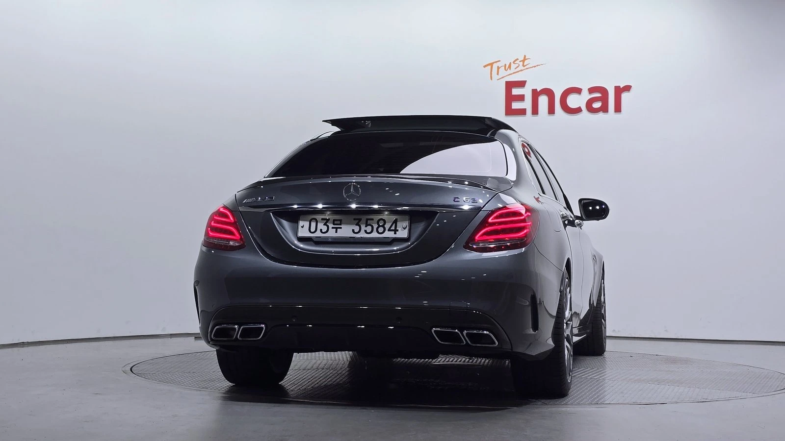 Mercedes-Benz C 63 AMG ЛЮК* HUD* 360* KEYLESS* ЕЛ. БАГАЖНИК* КРАЙНА ЦЕНА, снимка 4 - Автомобили и джипове - 55271865
