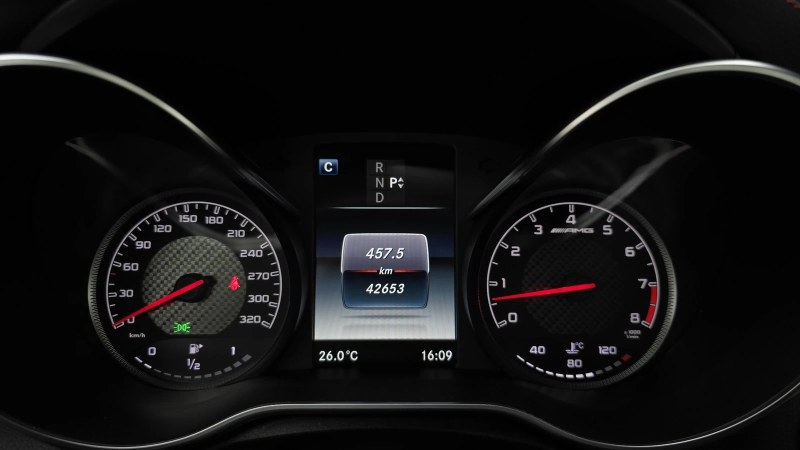 Mercedes-Benz C 63 AMG ЛЮК* HUD* 360* KEYLESS* ЕЛ. БАГАЖНИК* КРАЙНА ЦЕНА, снимка 8 - Автомобили и джипове - 55271865