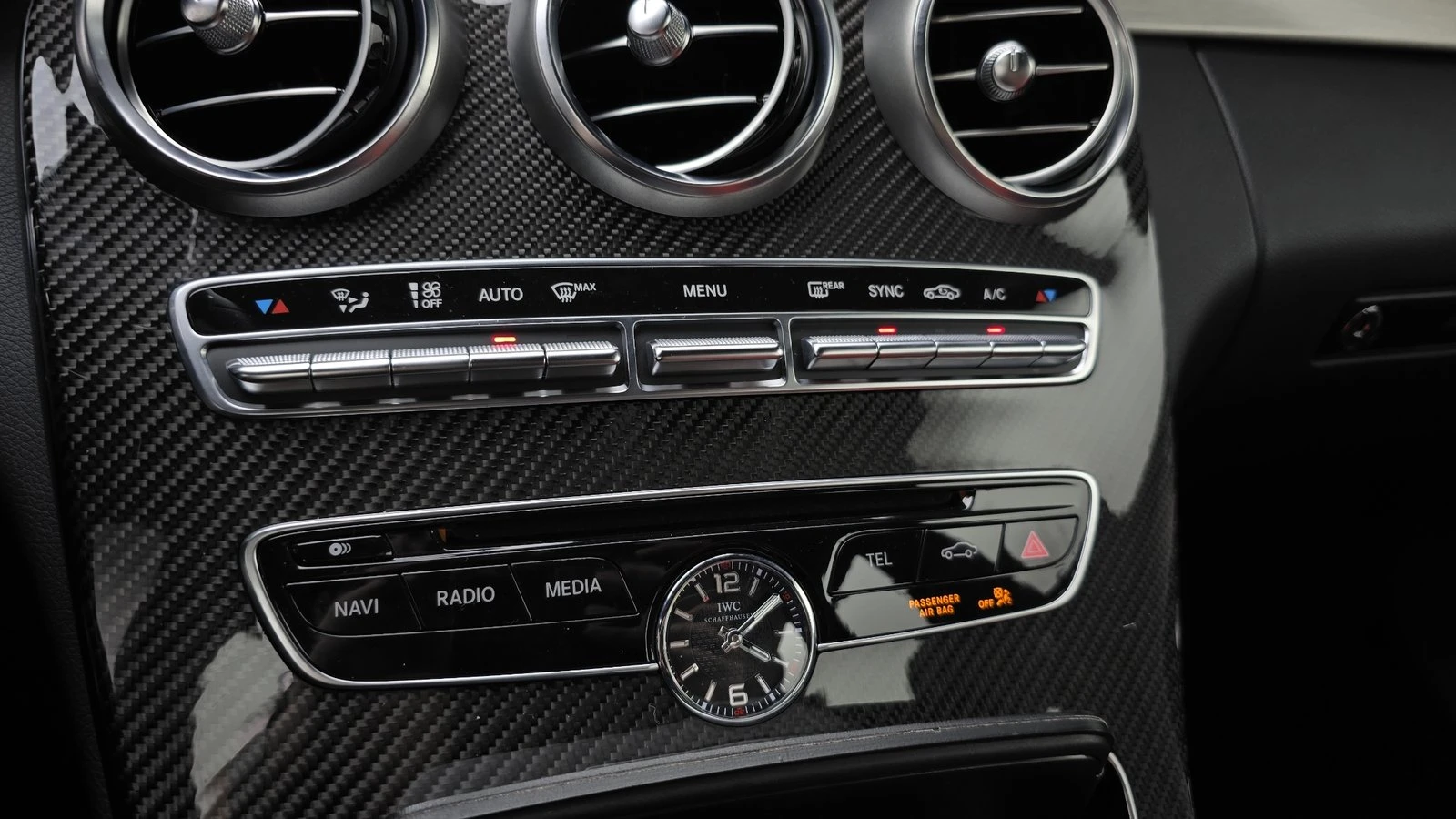 Mercedes-Benz C 63 AMG ЛЮК* HUD* 360* KEYLESS* ЕЛ. БАГАЖНИК* КРАЙНА ЦЕНА, снимка 16 - Автомобили и джипове - 55271865