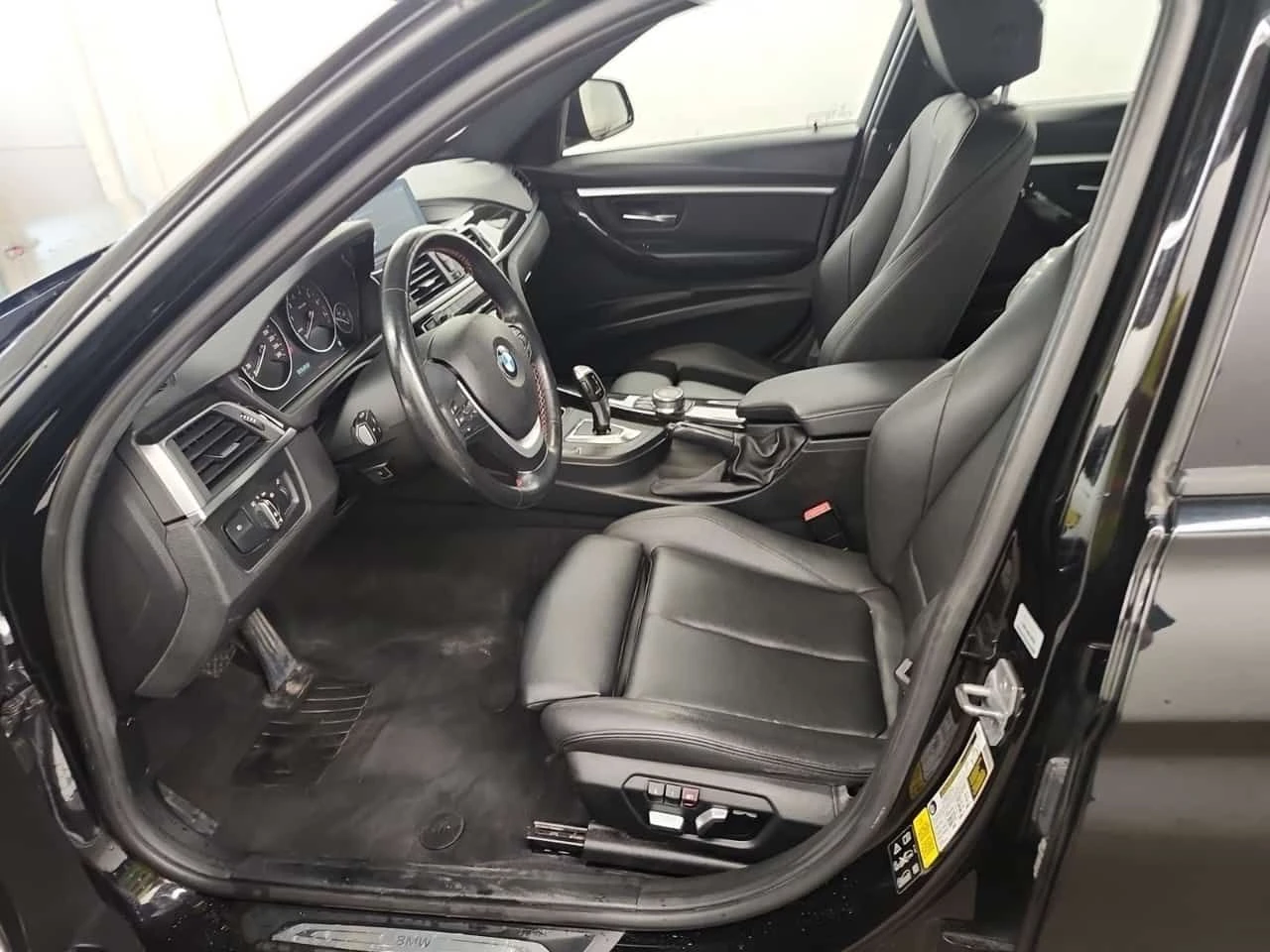 BMW 330 * 330I XDRIVE * CARFAX * БЕЗ ПЪРВОНАЧАЛНА ВНОСКА, снимка 5 - Автомобили и джипове - 55301253