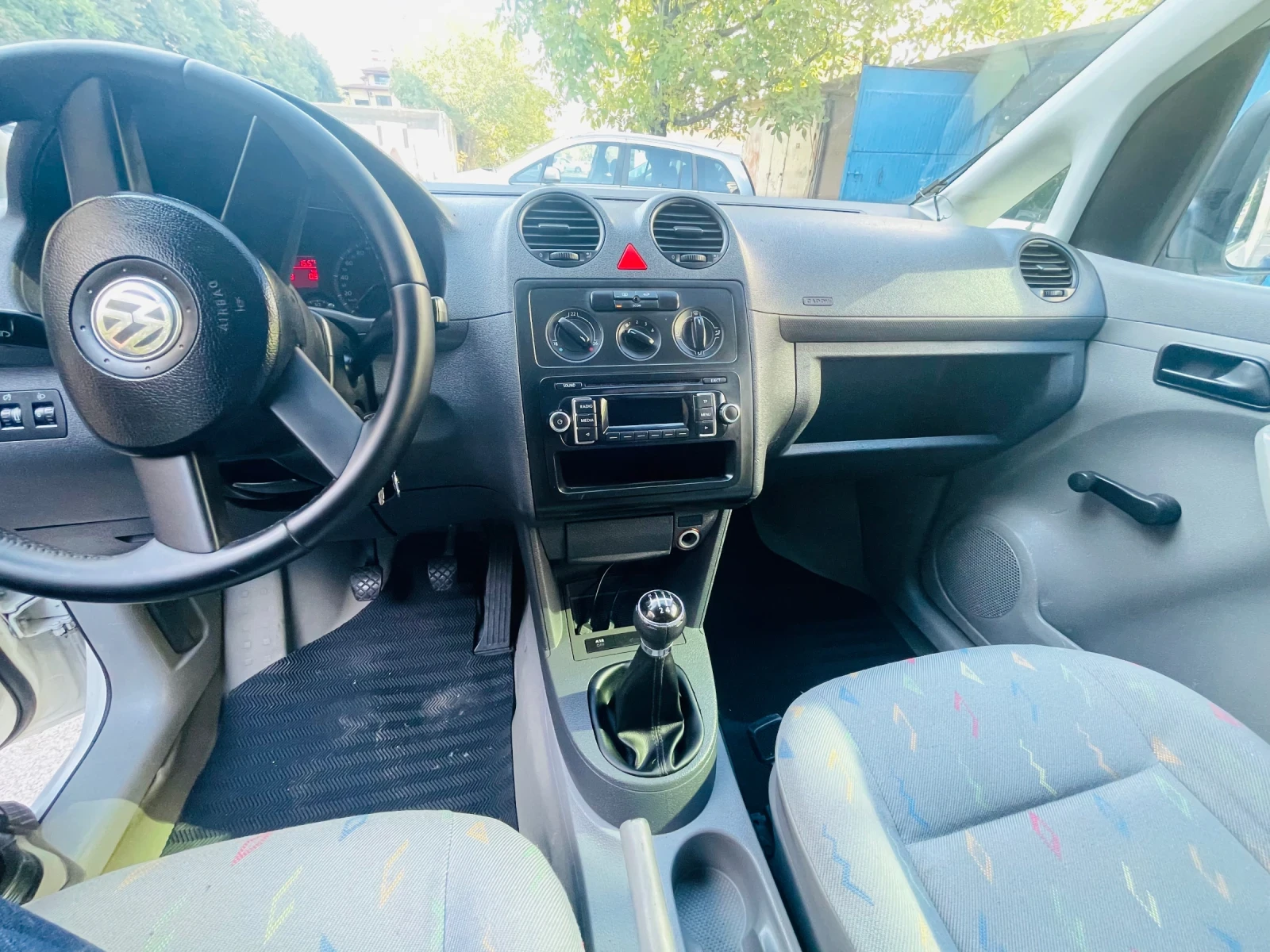 VW Caddy 1.9 105, снимка 9 - Автомобили и джипове - 56594320