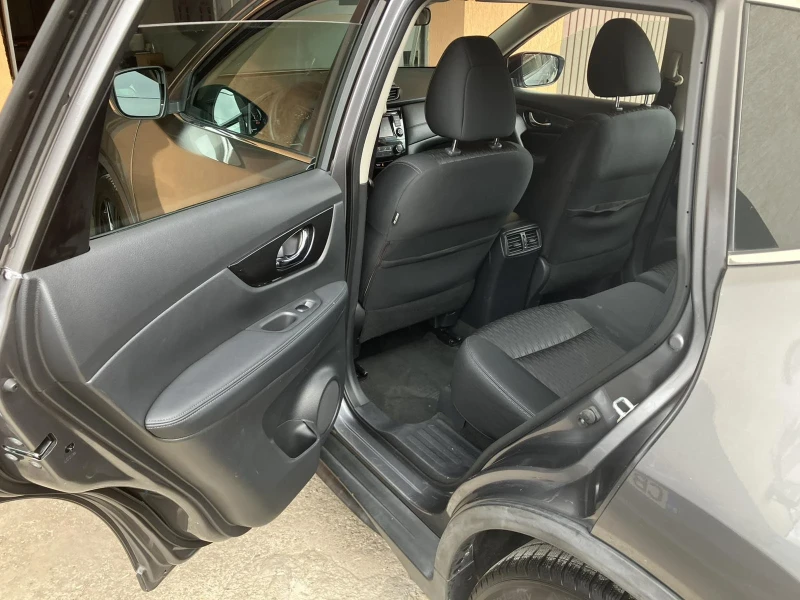 Nissan Rogue, снимка 7 - Автомобили и джипове - 49019409