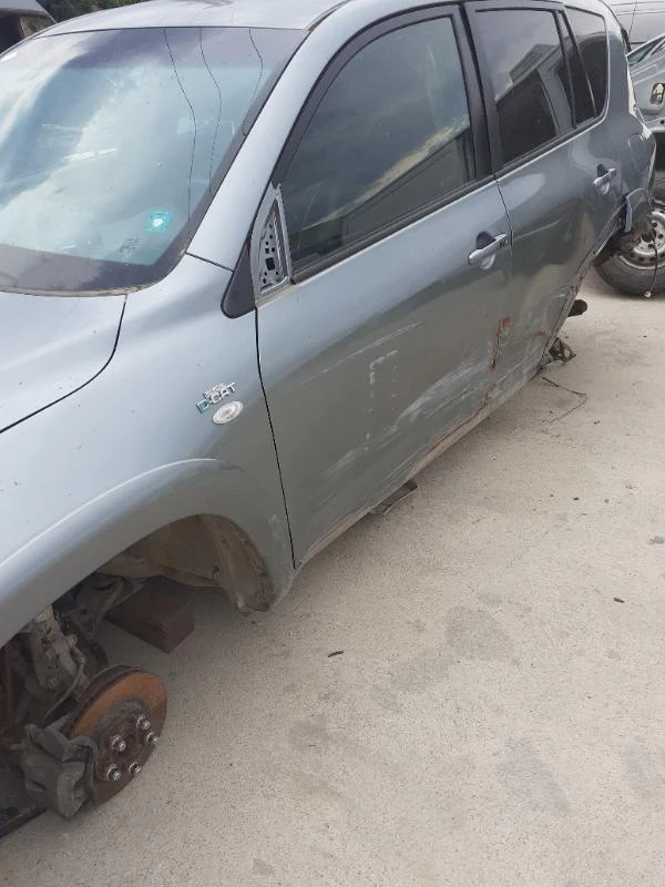 Toyota Rav4 2, 2, снимка 2 - Автомобили и джипове - 47444500