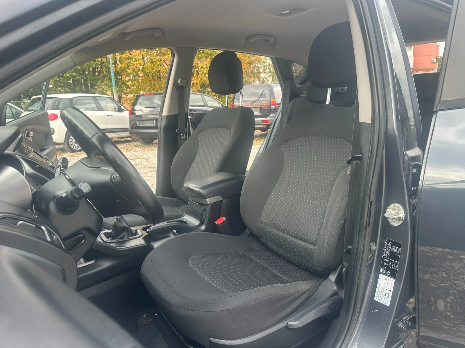 Hyundai IX35 2.0CRDI 136kc 4x4 - изображение 9