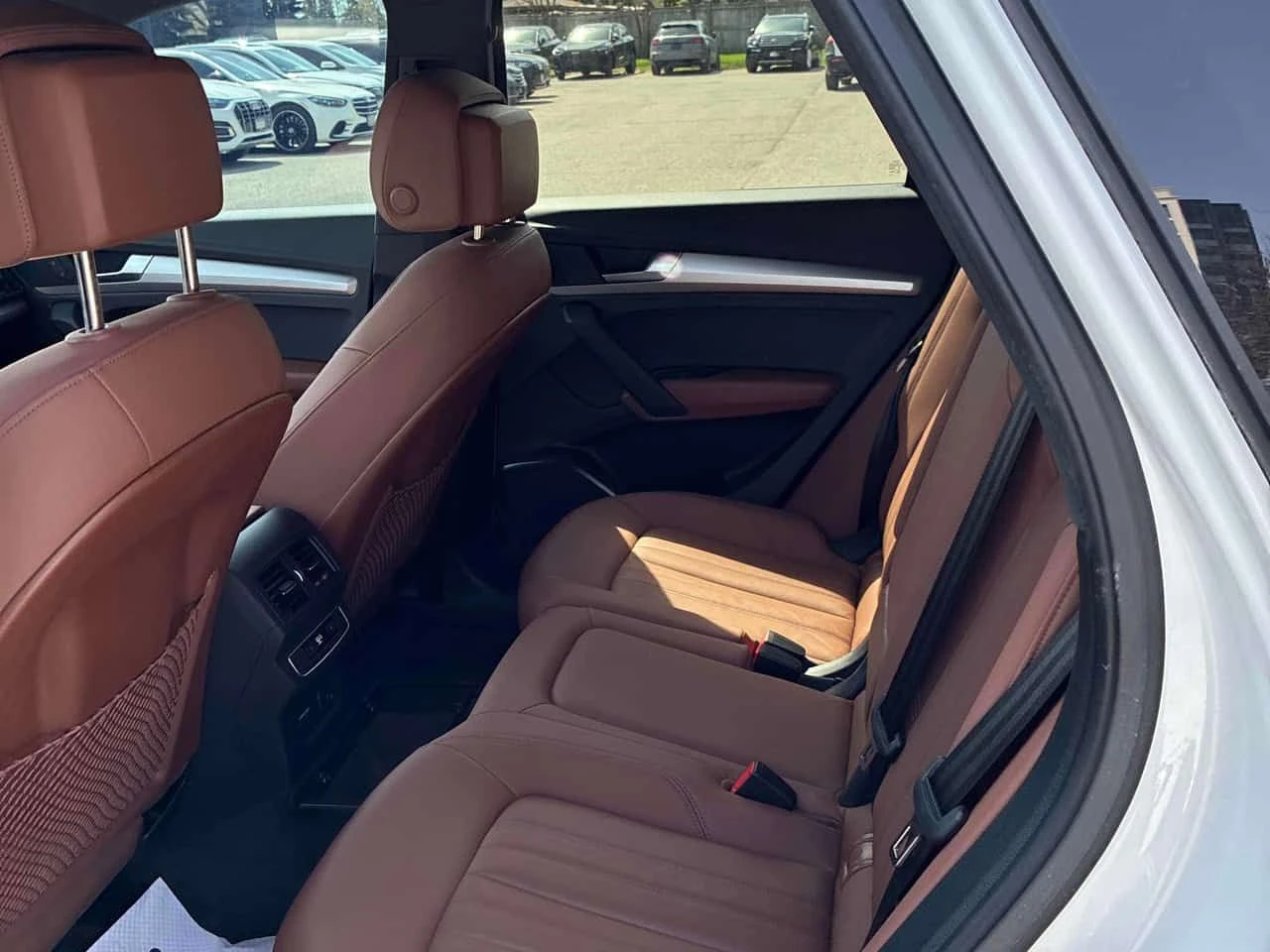 Audi Q5 * Komfort * CARFAX * ПАНО * KEYLESS * КЛИПОВЕ, снимка 12 - Автомобили и джипове - 54303202