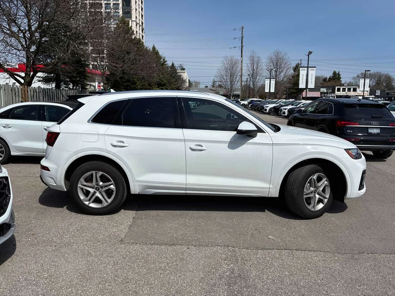 Audi Q5 * Komfort * CARFAX * ПАНО * KEYLESS * КЛИПОВЕ, снимка 3 - Автомобили и джипове - 54303202