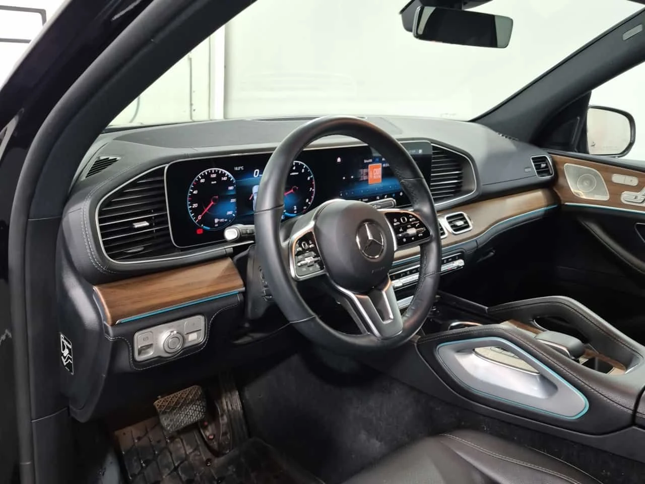 Mercedes-Benz GLE 350 BURMESTER| 360| PANO| AMBIENT| , снимка 9 - Автомобили и джипове - 54453596