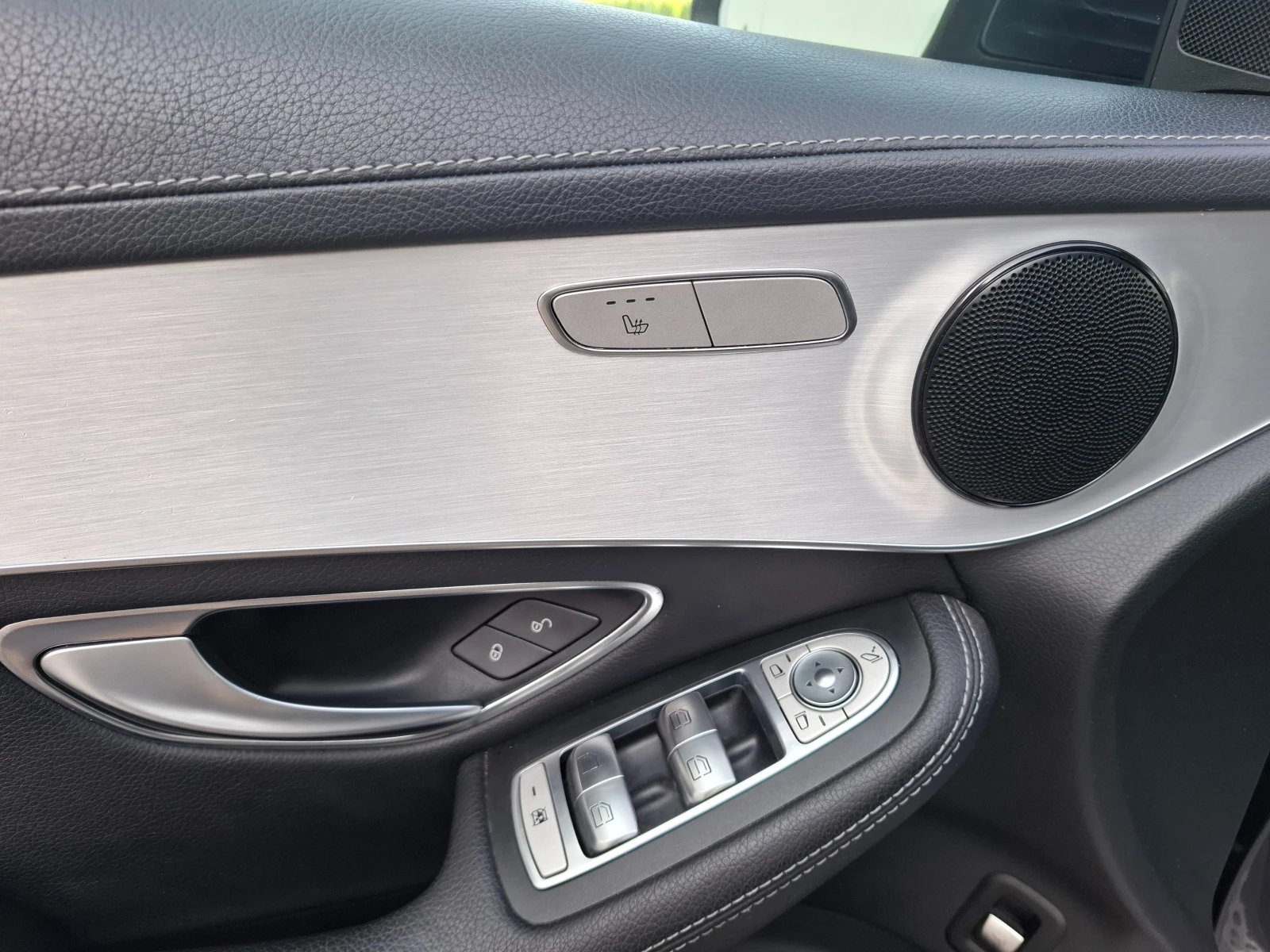 Mercedes-Benz GLC 220 2.2cdi 4Matic Navi Кожа 360-Камери Подгрев, снимка 6 - Автомобили и джипове - 55127763