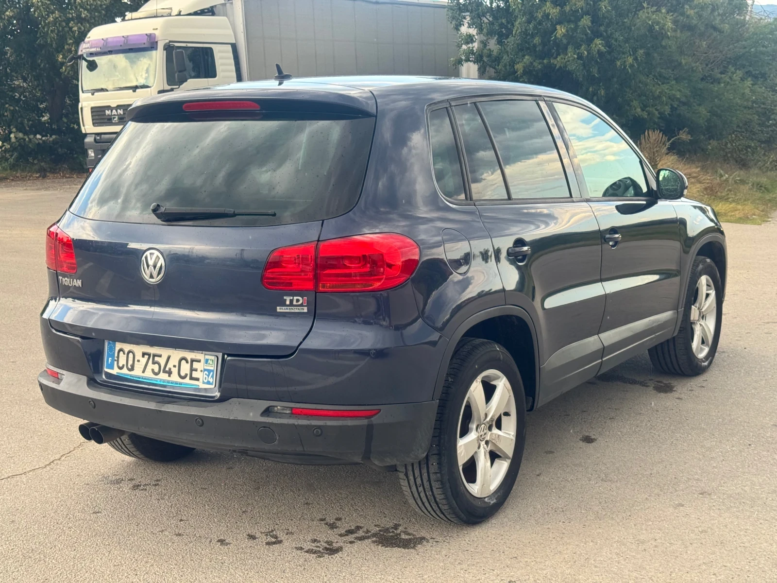 VW Tiguan tdi FACELIFT, снимка 7 - Автомобили и джипове - 55671305