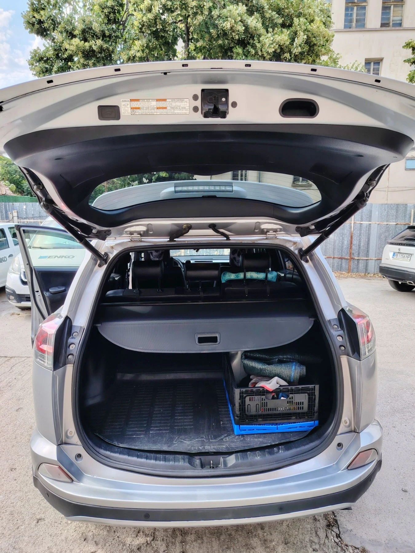 Toyota Rav4 2.5 hybrid , снимка 12 - Автомобили и джипове - 55725737