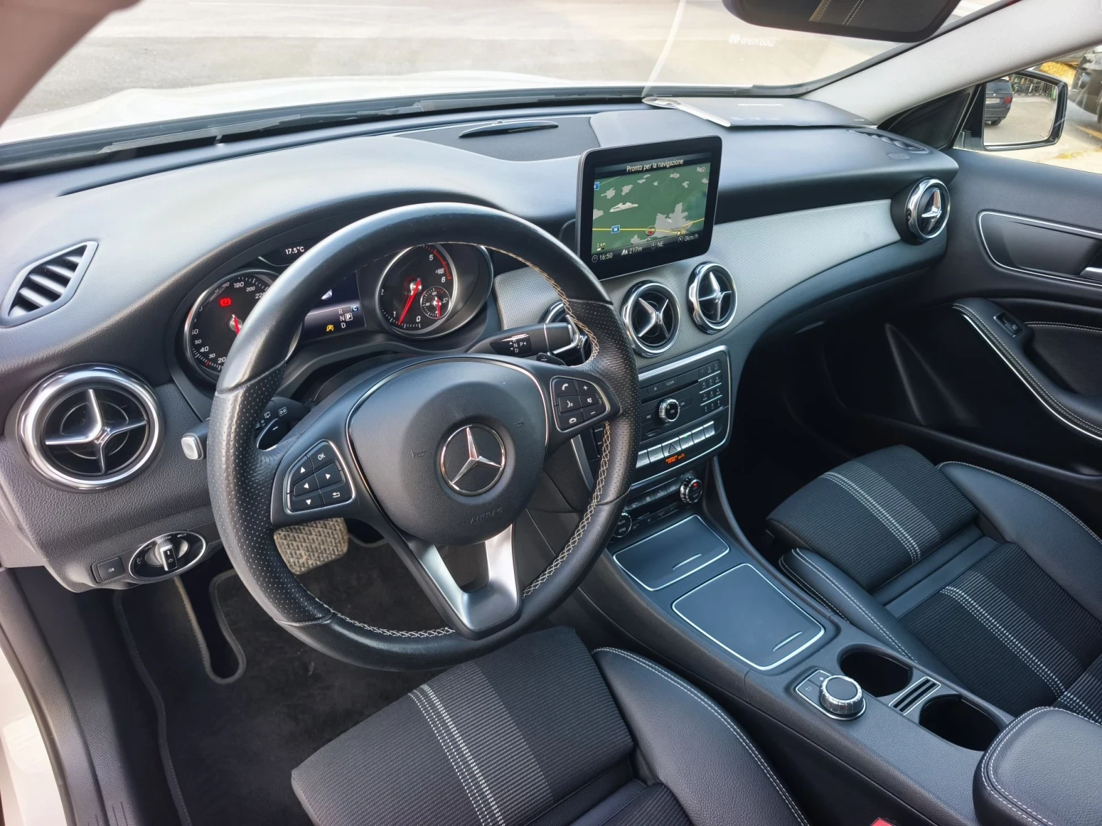 Mercedes-Benz GLA 200 SPORT 125X KM FULL SERVICE IN MERCEDES  | Mobile.bg � ����������� 7