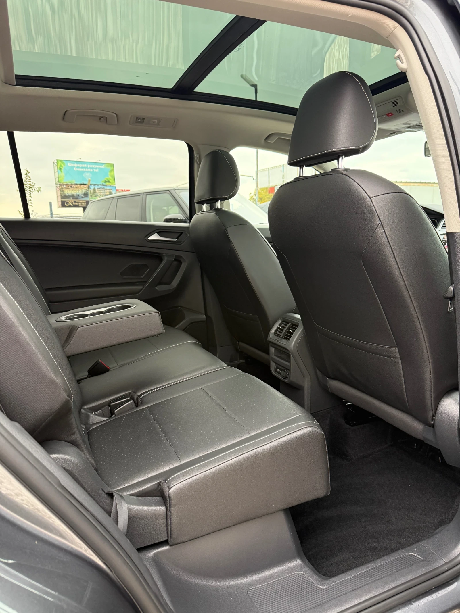VW Tiguan 2.0TSi 6+ 1 Обслужен, снимка 13 - Автомобили и джипове - 56747680