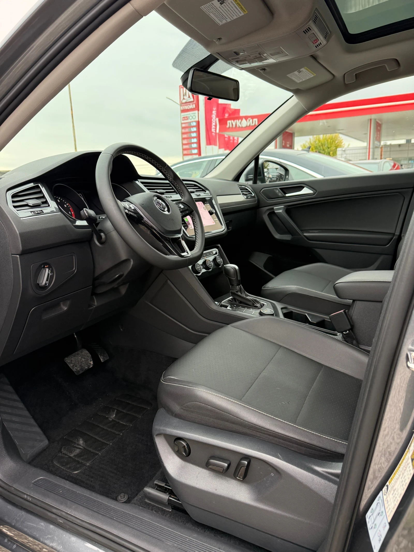 VW Tiguan 2.0TSi 6+ 1 Обслужен, снимка 7 - Автомобили и джипове - 56747680