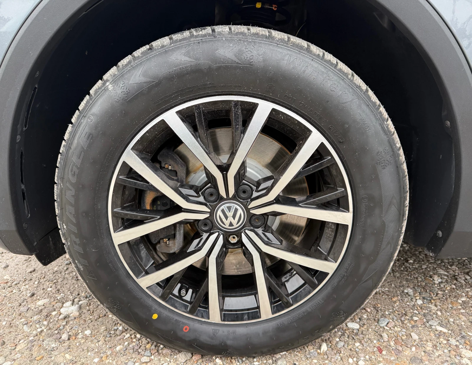 VW Tiguan 2.0TSi 6+ 1 Обслужен, снимка 17 - Автомобили и джипове - 56747680