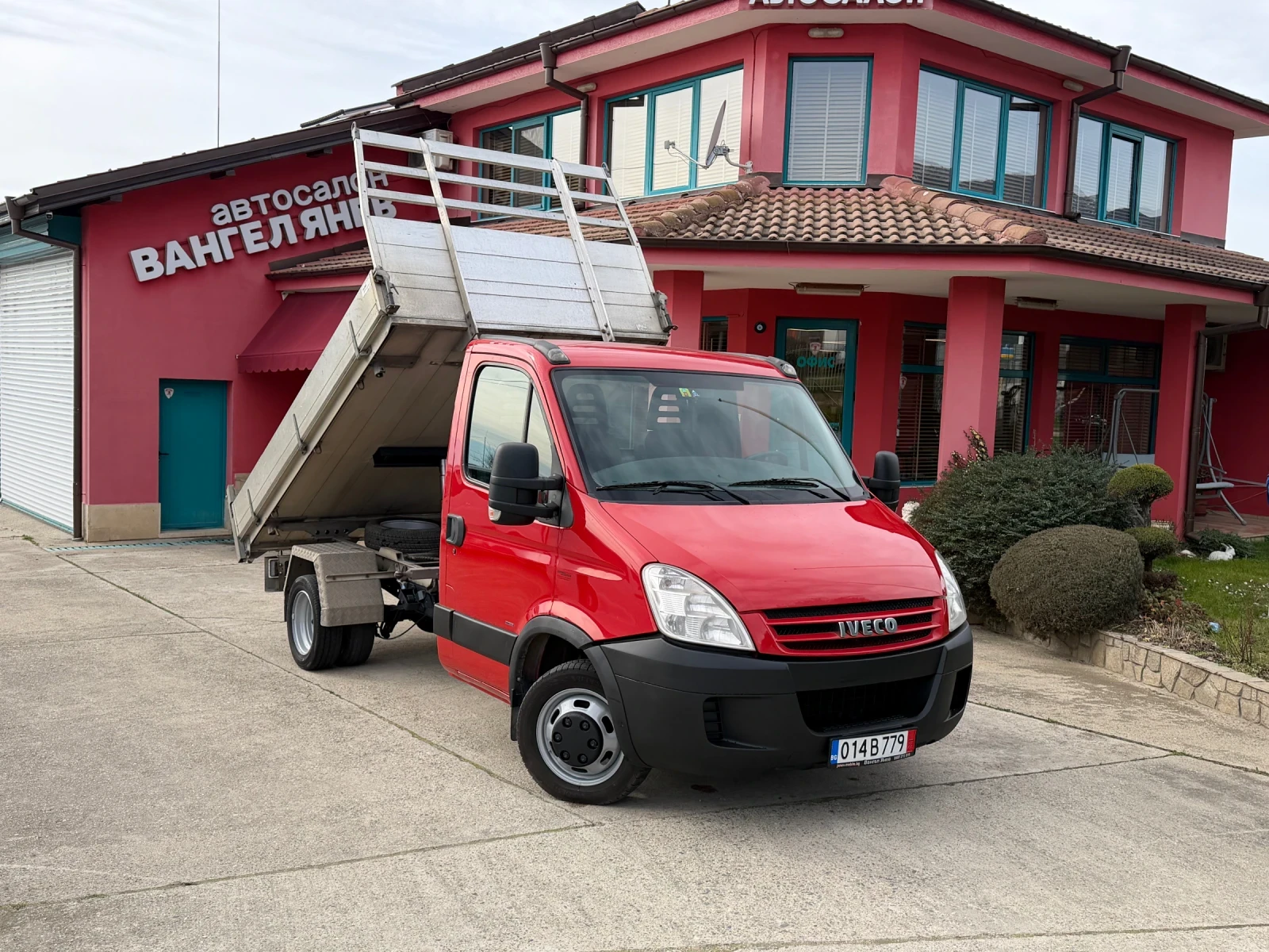 Iveco Daily 3.0HPI* 35C15* Тристранен самосвал* 3.20 метра кош - изображение 2