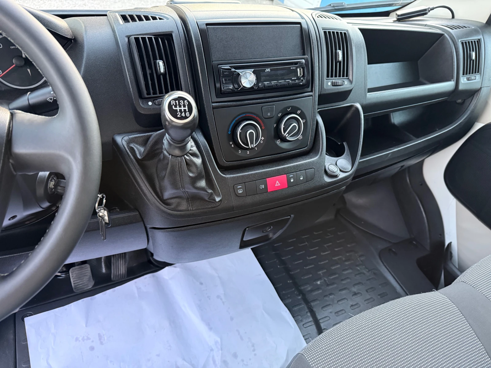 Peugeot Boxer 2.2 HDI ЕВРО 5, снимка 10 - Бусове и автобуси - 55990994