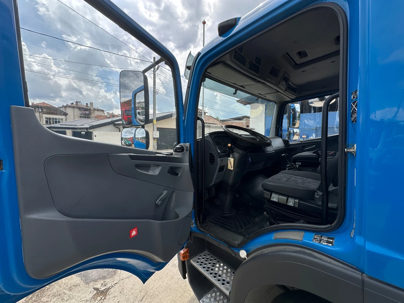 Mercedes-Benz Atego 822* Тристранен самосвал* 4м.* Топ състояние, снимка 10 - Камиони - 54763447