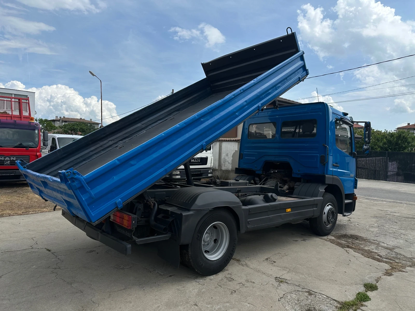 Mercedes-Benz Atego 822* Тристранен самосвал* 4м.* Топ състояние, снимка 4 - Камиони - 54763447