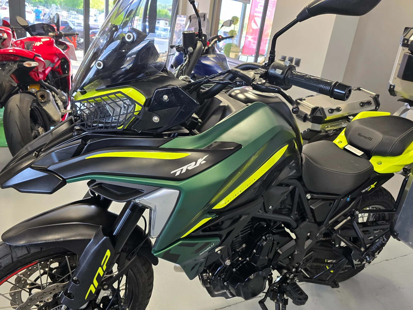 Benelli TRK 702X ABS, 2024г., снимка 12 - Мотоциклети и мототехника - 54770222