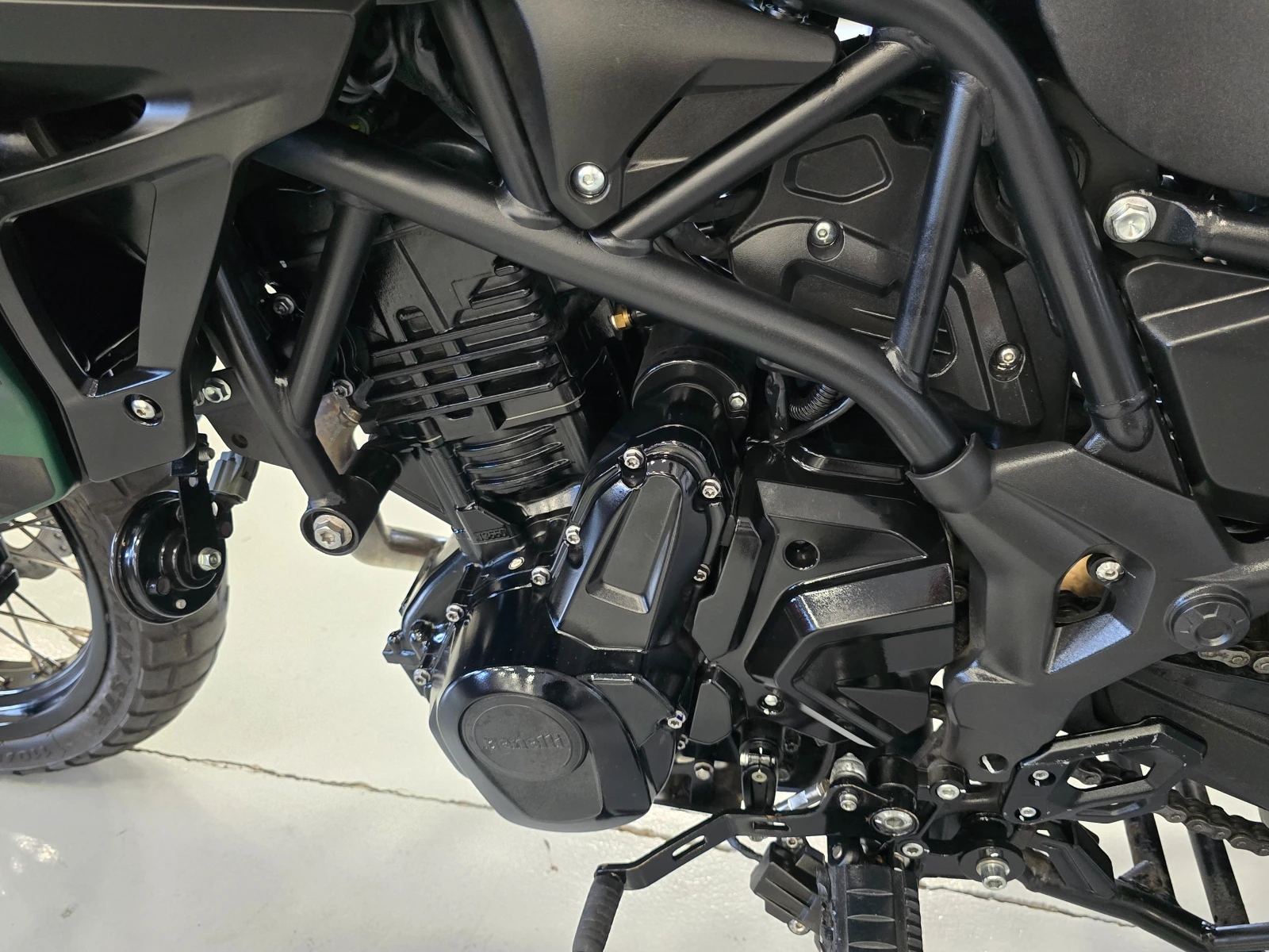 Benelli TRK 702X ABS, 2024г., снимка 11 - Мотоциклети и мототехника - 54770222