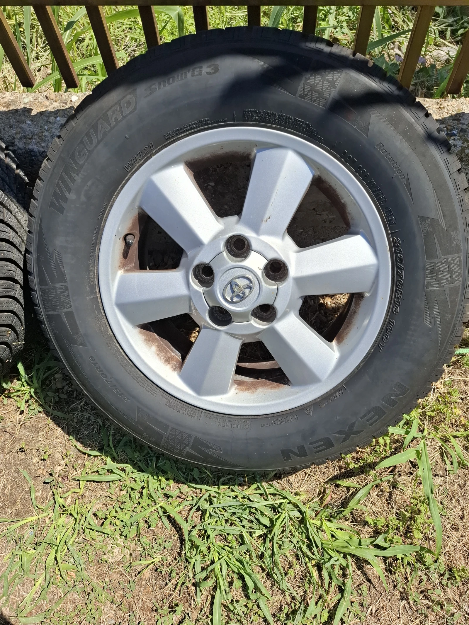 Гуми с джанти Nexen 215/70R16