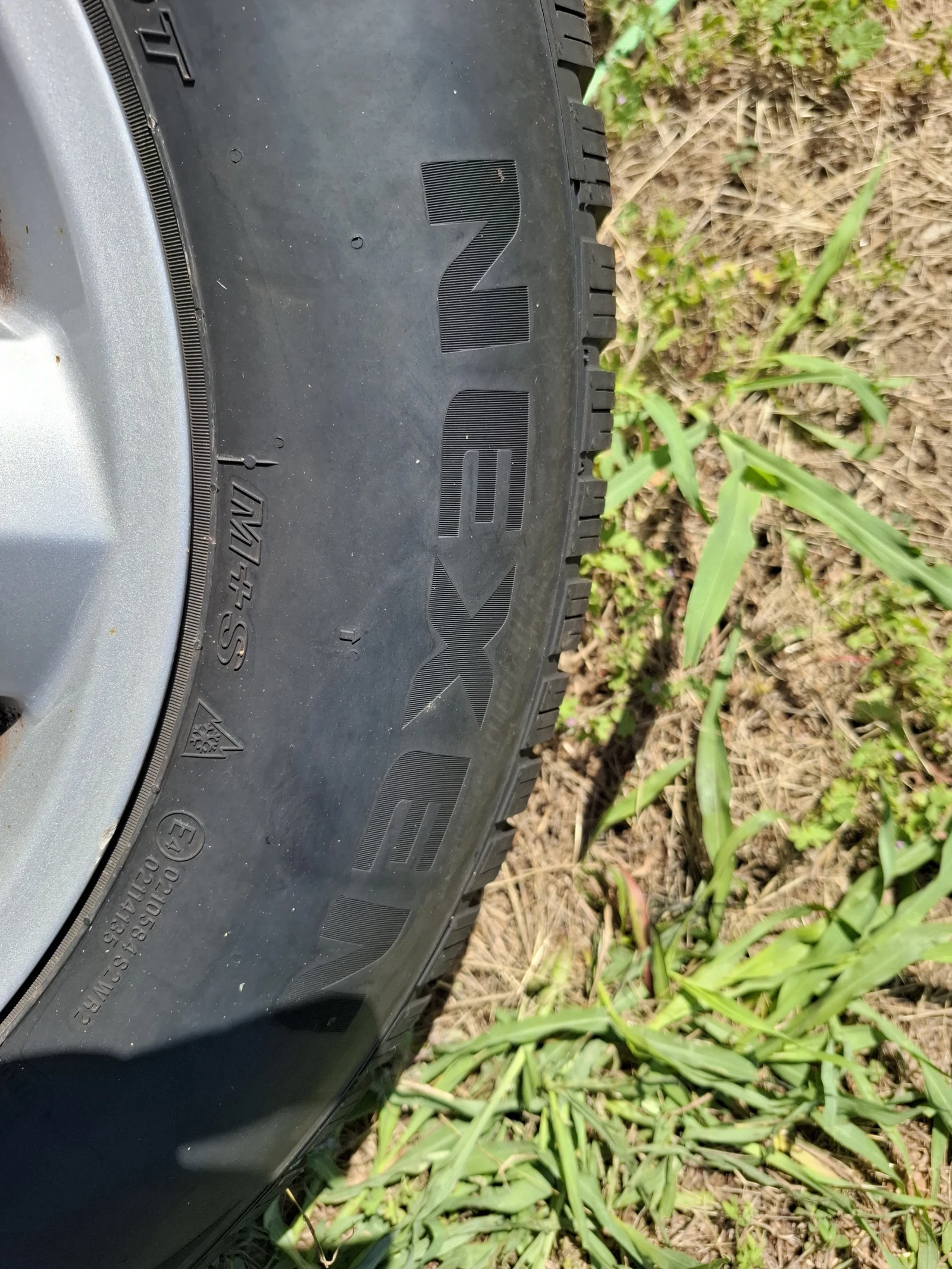 Гуми с джанти Nexen 215/70R16, снимка 5 - Гуми и джанти - 54978876