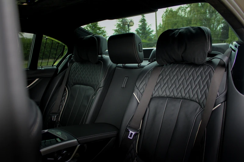 BMW 750 FULL| LIMITED BLACK FIRE EDITION| FULL ALPINA PACK, снимка 9 - Автомобили и джипове - 50564542