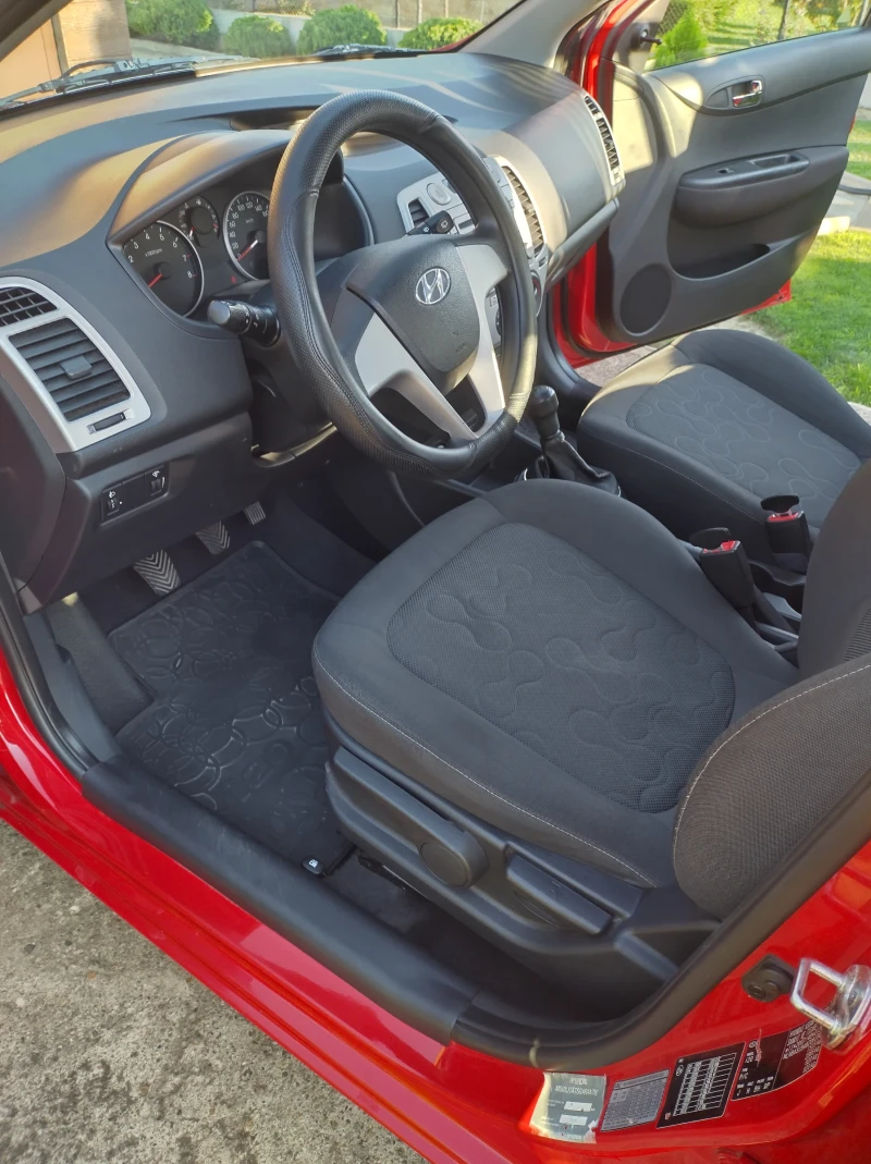 Hyundai I20, снимка 8 - Автомобили и джипове - 52441339