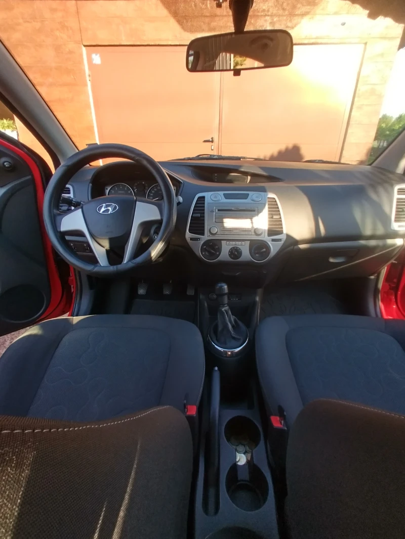 Hyundai I20, снимка 12 - Автомобили и джипове - 52441339