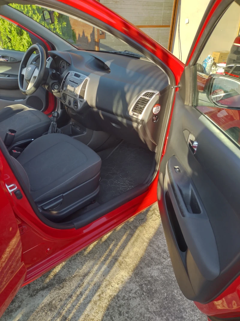 Hyundai I20, снимка 9 - Автомобили и джипове - 52441339