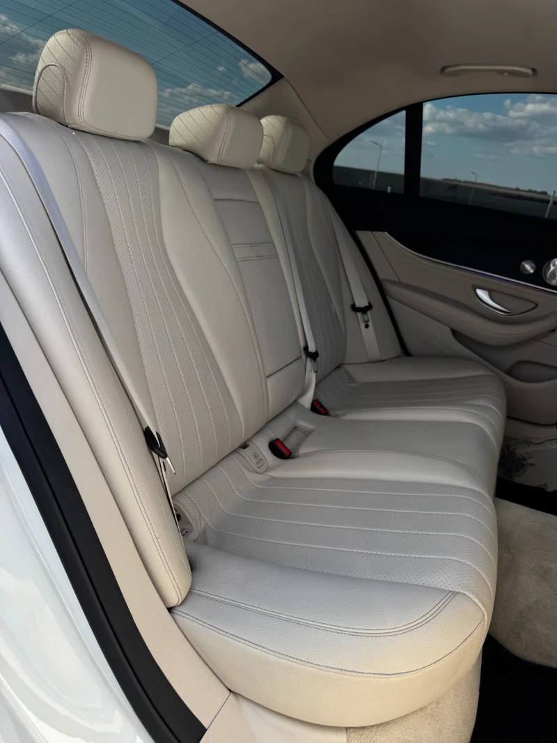 Mercedes-Benz E 300 AMG BURMESTER NAVI * СМЕНЕНИ ВЕРИГИ* ГАРАНЦИЯ* , снимка 14 - Автомобили и джипове - 52561590